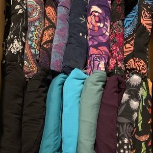 23 pairs of Lularoe leggings! All TC or TC2